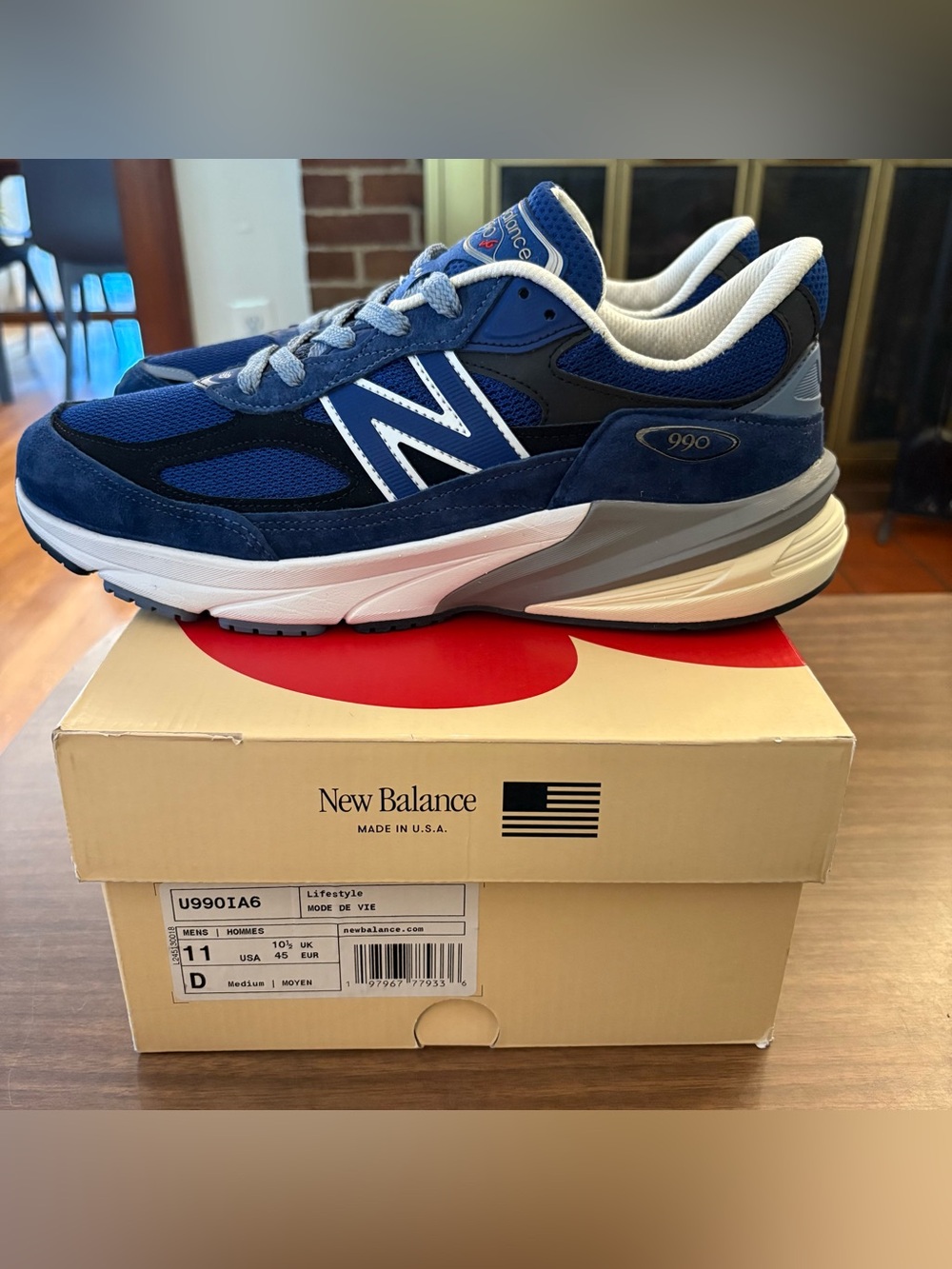Tried on!  Men’s New Balance 990v6 in Navy Blue. Size 11.